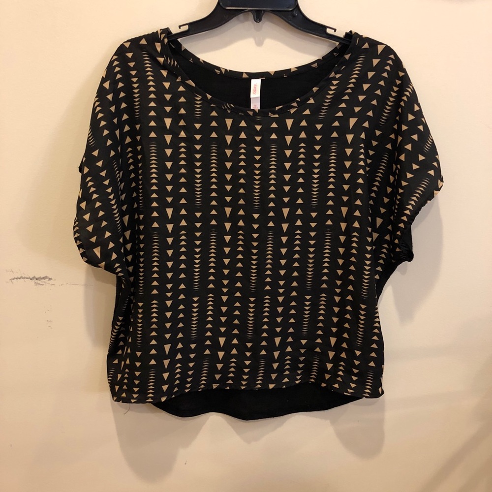 Triangle Pattern Short Sleeve Shirt